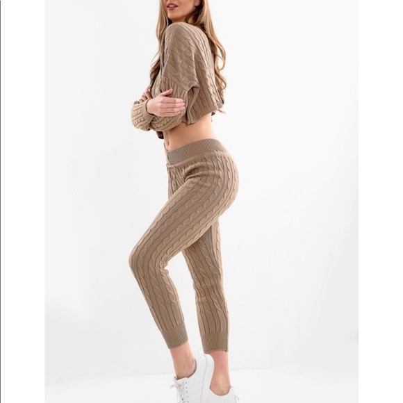 Crop Knit Sweater Set - Picture 5 of 6